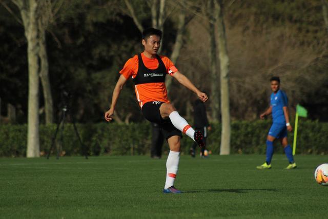 贝林厄姆连续5轮西甲破门 比肩本泽马C罗